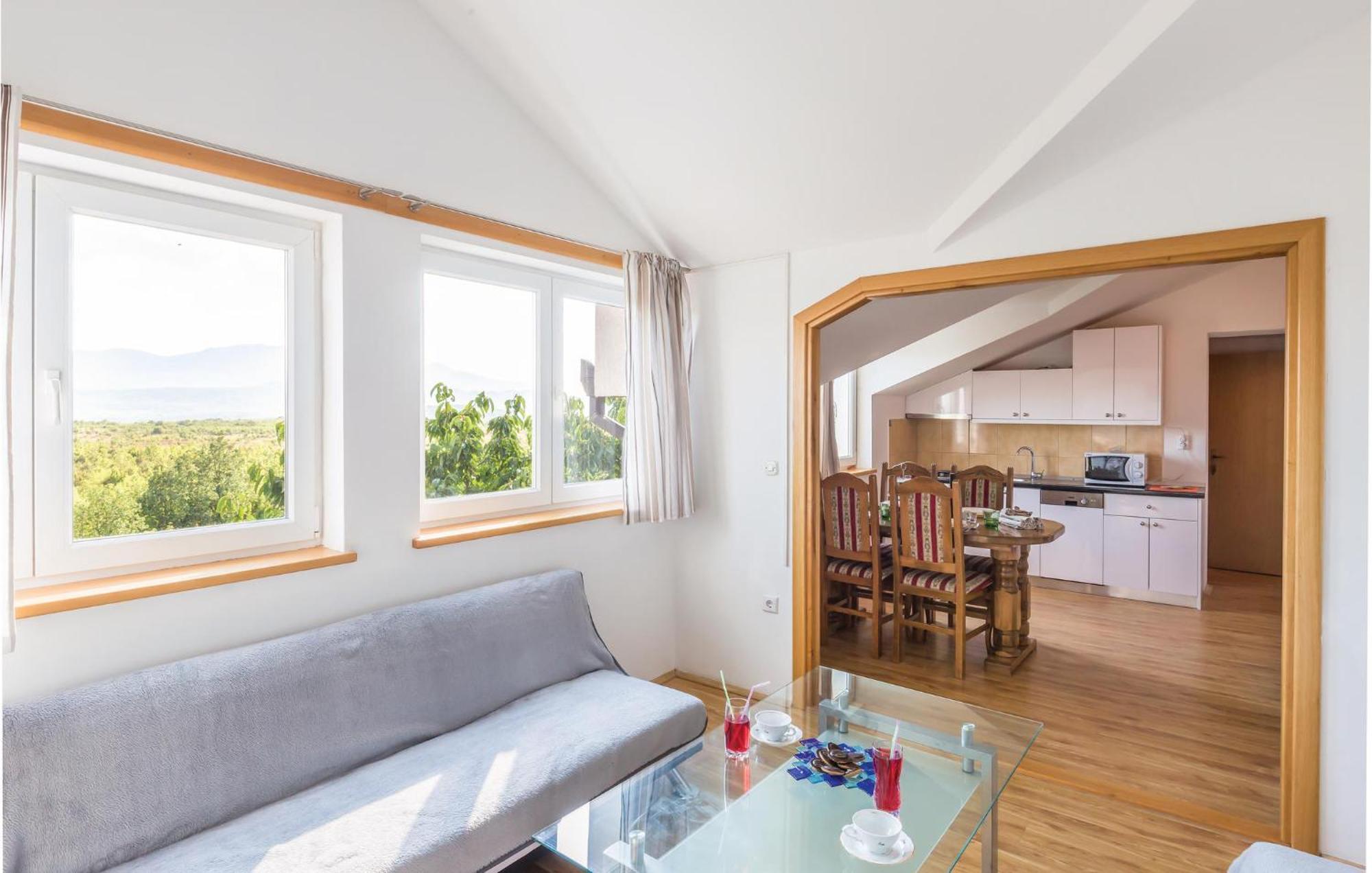 Lovely Apartment In Ugljane With Kitchen エクステリア 写真